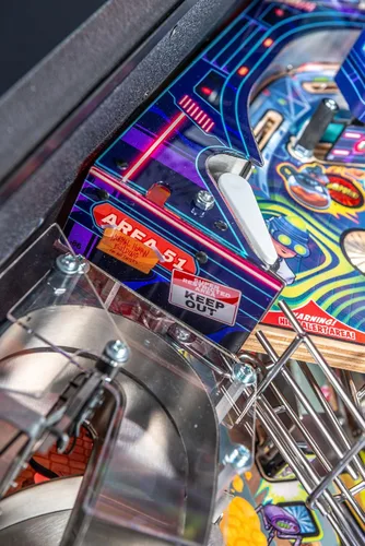 Vista 35 de Stern Pinball Foo Fighters con Insider Connected, Premium Edition Arcade Pinball Machine
