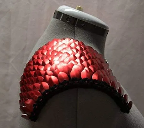 Vista 2 de Scale Mail Epaulettes in Knitted Dragonhide Armor - Red