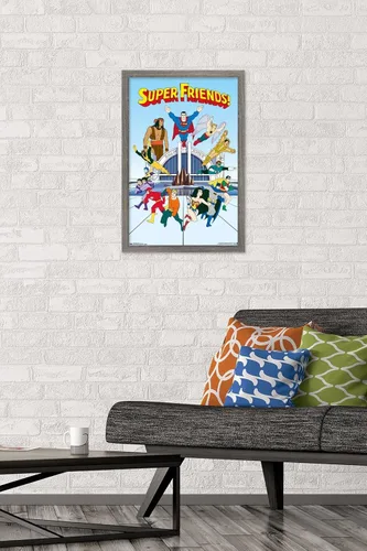 Vista 2 de Trends International DC Comics Super Friends - Póster de pared del equipo, 22.4 pulgadas de largo x 14.7 pulgadas, versión enmarcada de madera