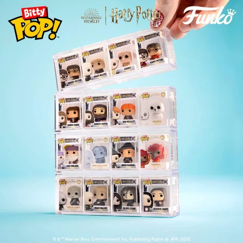 Vista 23 de Funko Bitty POP! HP - Voldemort, paquete de 4 - Lord Voldemort, Draco Malfoy (quidditch), Bellatrix Lestrange y una mini figura sorpresa misteriosa