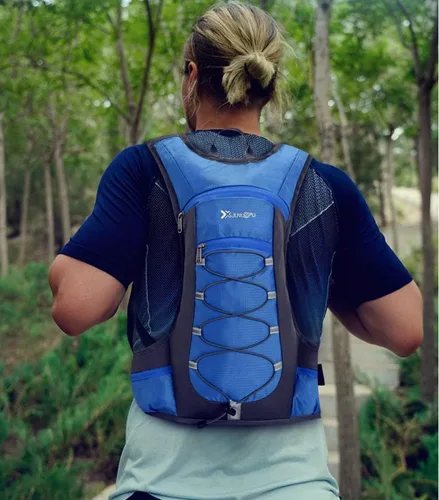 Vista 7 de Croogo Mochila de hidratación para correr con vejiga de agua de 2 litros, ligera, para ciclismo, para hombres y mujeres, color rojo OT05