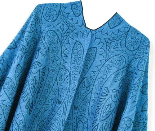 Vista 4 de Poncho con flecos, con estampado vintage, estilo retro, a la moda, para mujer. Capa, chal.
