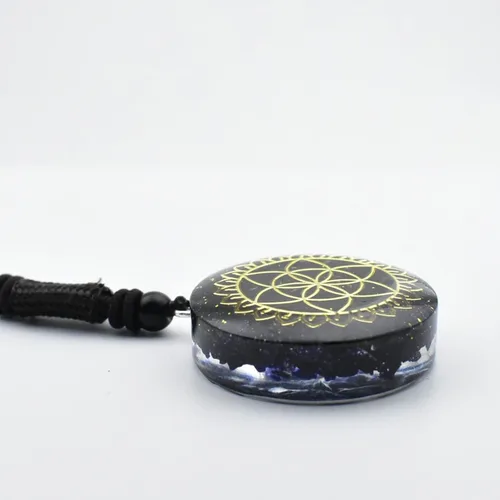 Vista 3 de Colgante de chakra de orgón con cordón ajustable, collar de piedras hechas a mano, material natural de obsidiana orgonita