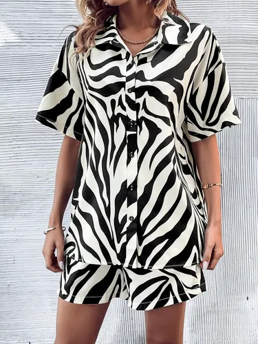 Vista 5 de OYOANGLE Conjunto de 2 piezas de verano para mujer, camisa y pantalones cortos con botones y estampado a rayas