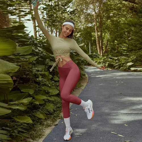 Vista 3 de Leggings de cintura cruzada para mujer, control de abdomen, entrenamiento, correr, no se transparentan, pantalones de yoga atléticos para gimnasio
