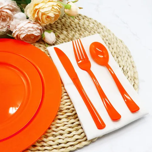 Vista 3 de Paquete de 300 cubiertos de plástico naranja, cubiertos de plástico naranja incluye 100 tenedores, 100 cucharas, 100 cuchillos para cumpleaños