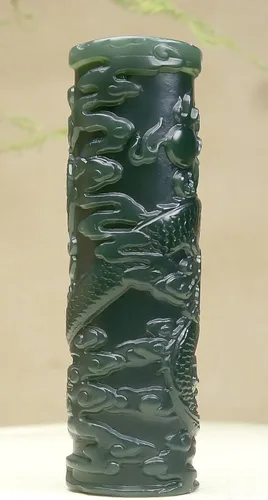 Vista 4 de China Natural Hetian Nefrita Verde Jade Tallado Dragón Real Colgante Amuleto