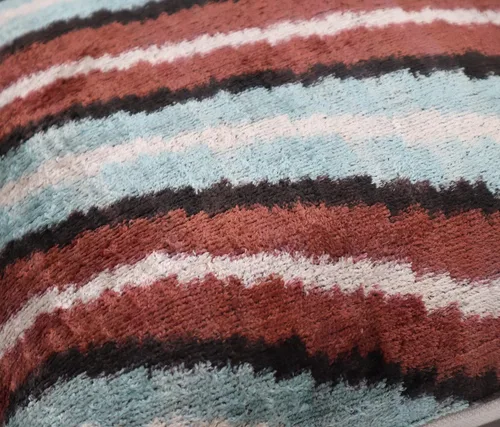 Vista 4 de CANVELLO Cojín decorativo hecho a mano con relleno de plumón, marrón gris francés, funda de cojín de seda de terciopelo suave para sala de estar