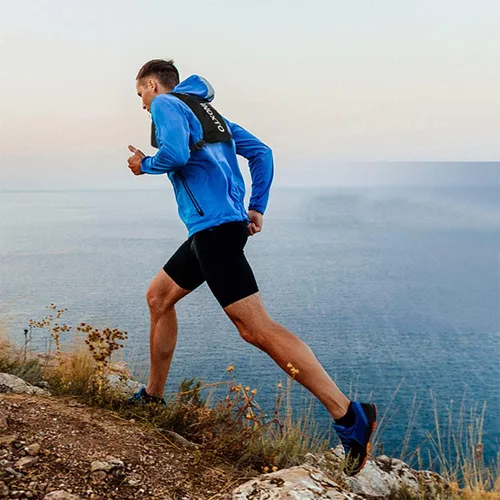 Vista 6 de INOXTO Running Hydration Vest Backpack,Lightweight Insulated Pack with 1.5L Water Bladder Bag Daypack for Hiking Trail Running Cycling Race Marathon