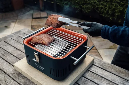 Vista 9 de Everdure Paquete de 2 herramientas para barbacoa: pinzas y espátula de acero inoxidable cepillado con asas de agarre suave, herramientas duraderas