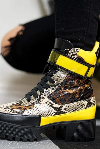 Vista 3 de Cape Robbin Future Wave Leopard Snake Lace Up Lug Sole Commander Millitary Boots