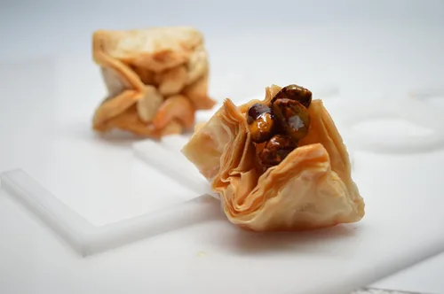 Vista 5 de Baklava Surtido de 4 libras – Auténtica caja de regalo de pastelería libanesa, recién horneada diariamente, pequeño postre gourmet, perfecta