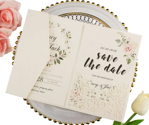 Vista 17 de Juego de 25 tarjetas de invitaciones de boda de 5 x 7.28 pulgadas con purpurina dorada clara, tres pliegues, cortadas con láser, corte hueco