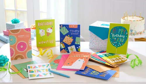 Vista 9 de American Greetings Surtido de tarjetas de cumpleaños de 35 unidades con sobres, sellos y caja de almacenamiento (confeti)