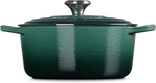 Vista 4 de Le Creuset Horno holandés redondo Signature de hierro fundido esmaltado, 4.5 cuartos de galón., Artichaut