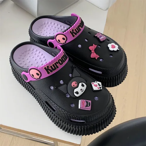 Vista 2 de Zapatos kawaii Kuromi pantuflas para mujer, lindos zuecos de jardín, de dibujos animados, para interiores, exteriores, sandalias de nube para niñas