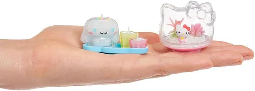 Vista 7 de MGA's Miniverse Make It Mini Hello Kitty y sus amigos Serie 2 Mini Coleccionables, Sanrio, embalaje sorpresa, DIY, manualidades, resina para jugar