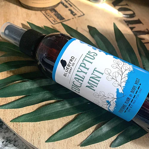Vista 2 de Bluebyrd Soap Co. Perfume de eucalipto y menta para el cabello Niebla para el cabello perfumada relajante sin peso Sin alcohol, sin parabenos