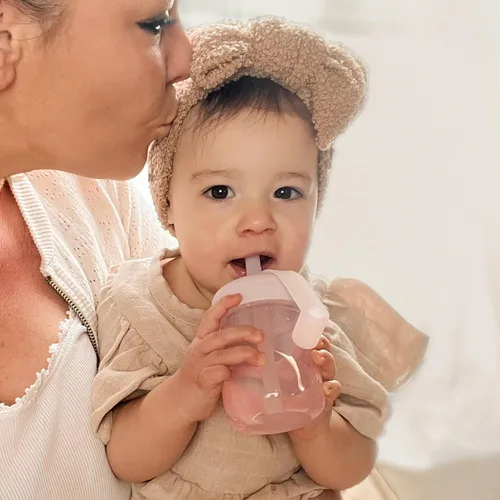 Vista 2 de Moonkie Baby Cup Duo Taza abierta para bebés + taza de entrenamiento con pajita Tazas infantiles de silicona para destete y autoalimentación