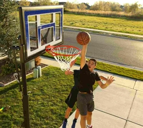 Vista 4 de Lifetime In-Ground Fusion Backboard Action Grip Sistema de baloncesto ajustable, 48 pulgadas