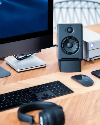 Vista 7 de Altavoces de sobremesa Audioengine A2+ inalámbricos Bluetooth de 24 bits - Altavoces de computadora de 60W para música