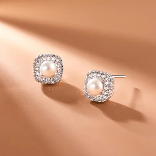 Vista 23 de Amazon Essentials Aretes de plata de ley con piedra natal de corte cojín y zafiro blanco creado (anteriormente colección Amazon)