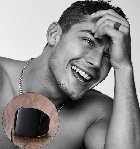 Vista 4 de MOZAKA Juego de 4 anillos de acero inoxidable con sello negro sólido para hombre, pulido mate con bordes ranurados cubanos, tamaño 7-12