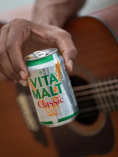 Vista 9 de Vitamalt Classic, bebida de malta sin alcohol, lata de 11.2 oz (paquete de 12)
