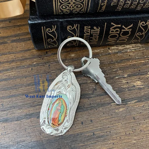 Vista 4 de Llavero personalizado para primera comunión (12 piezas) grabado con texto en inglés "Our Lady of Guadalupe Bautismo", recuerdo para primera