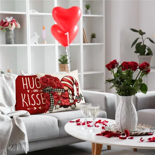 Vista 4 de Juego de 4 fundas de almohada para el día de San Valentín de 16 x 16 pulgadas, diseño de gnomos de corazón, decoración del día de San Valentín