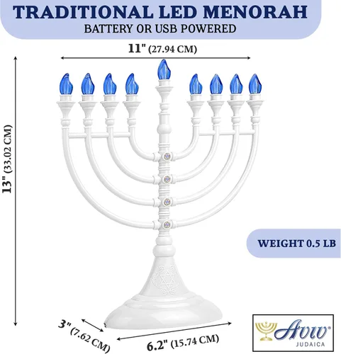 Vista 3 de Menorá eléctrica tradicional de Hanukkah con LED alimentada por batería o USB Chanukiah - incluye cable Micro USB de 4 pies, velas electrónicas