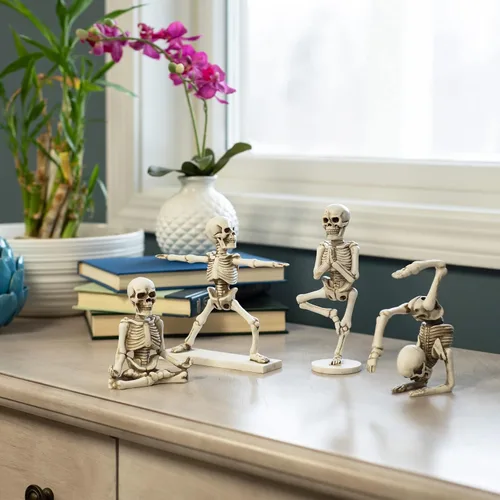 Vista 6 de Yoga Pose Skeletons - Juego de 4 figuras de resina en tono marfil de 6 pulgadas