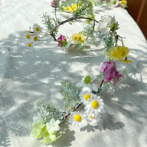 Vista 8 de MIYA LIFE Guirnalda de flores silvestres, guirnalda de luces de Pascua, funciona con pilas, con control remoto, margaritas multicolor y luces