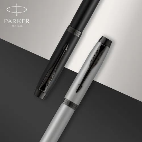 Vista 4 de Bolígrafo PARKER IM de bola, punta fina, color negro mate con borde negro, repuesto de tinta negra, caja de regalo – Ideal para escritura fluida