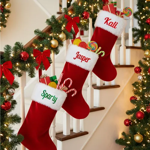 Vista 5 de Ulico Medias personalizadas de Navidad, medias familiares con nombre personalizado, media grande de terciopelo rojo de 20" con puño suave de felpa
