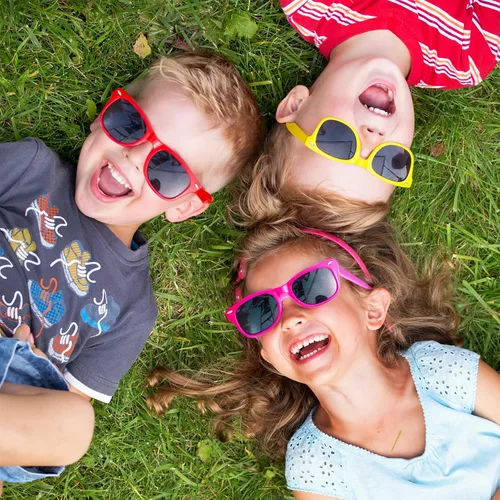 Vista 6 de FEPITO Paquete de 20 lentes de sol para niños, 10 colores, regalos de fiesta, bolsas de regalos para Halloween, playa, fiesta de cumpleaños