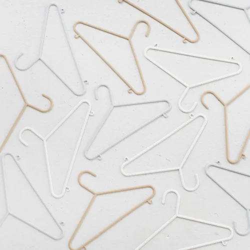 Vista 8 de 3 Sprouts Perchas de Plástico de Paja de Trigo - Paquete de 30 Perchas para Niños Pequeños para Ropa de Niños y Bebés, Abrigos - Ideal para Niñas