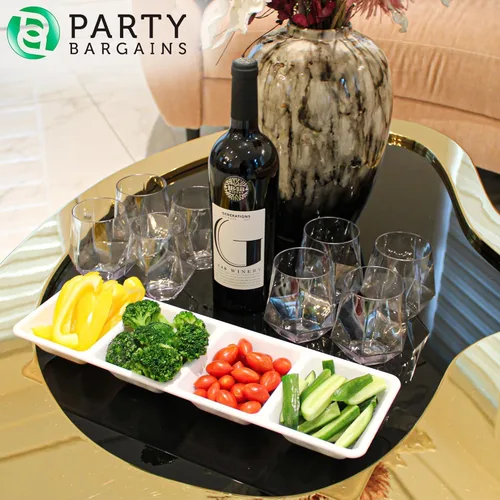 Vista 2 de Party Bargains Bandeja rectangular seccional desechable blanca (paquete de 4) de 5 x 16 pulgadas. Bandeja de plástico con 4 compartimentos