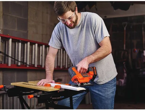 Vista 4 de BLACK+DECKER Sierra de calar de 20V MAX con paquete de batería de iones de litio adicional de 4-Ah (BDCJS20C & LB2X4020)
