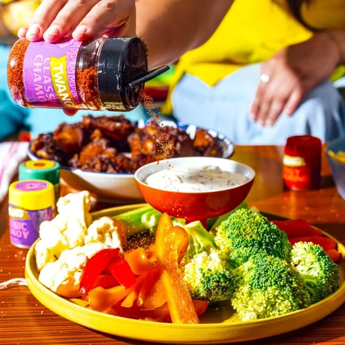 Vista 7 de Twang Chamoy - Condimento de sal saborizado, polvo de chamoy para frutas y dulces, condimento de frutas mexicanas agridulces, tarro agitador