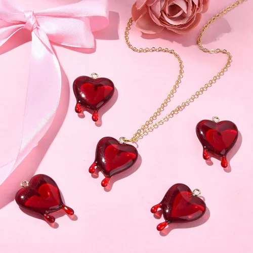 Vista 5 de Ipotkitt 10 dijes de corazón fundido transparente rojo con parte trasera plana, dijes de corazón de San Valentín en forma de corazón para el día
