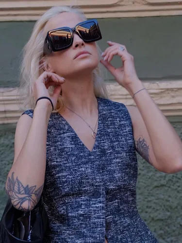 Vista 9 de PORADAY Gafas de sol cuadradas grandes de moda para mujeres y hombres marco grueso negro de moda gafas de sol de diseñador de lujo marco grande