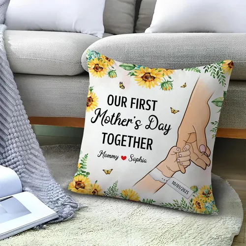 Vista 7 de Hyturtle Personalized Best Mom Pillow with Insert – Custom Gift for Mother from Daughter Son – Inspirational Cushion for Birthday, Christmas, Mom