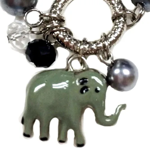 Vista 2 de Linpeng BR-2476B Fiona Pulsera elástica con cuentas de cristal y perlas con colgantes, gris claroblanco
