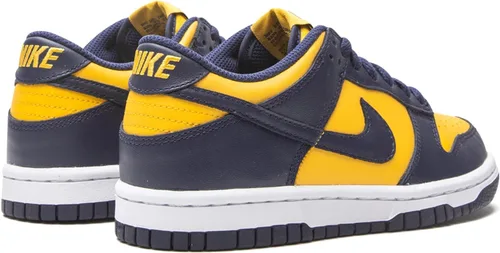 Vista 831 de Nike Kid's Dunk Low Sneaker