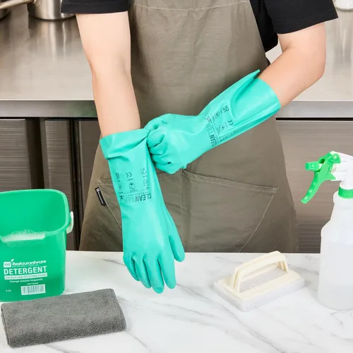 Vista 6 de Restaurantware Guantes de limpieza verdes, 10 pares de guantes de nitrilo de 15 mil de grosor, pequeños y resistentes con puño largo, forro