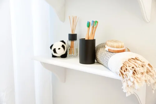 Vista 7 de Woobamboo! Cepillo de dientes de bambú, mango delgado, cerdas suaves, cerdas de nailon sin BPA, ecológico, biodegradable, compostable, vegano
