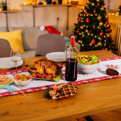 Vista 6 de SULOLI Camino de mesa de Navidad de Papá Noel, decoración de mesa de comedor para interiores y exteriores, decoración de fiesta, 13 x 71 pulgadas