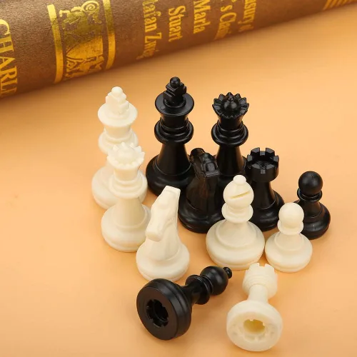 Vista 6 de Piezas de ajedrez, 32 piezas estándar torneo blanco y negro