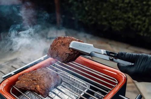 Vista 8 de Everdure Paquete de 2 herramientas para barbacoa: pinzas y espátula de acero inoxidable cepillado con asas de agarre suave, herramientas duraderas